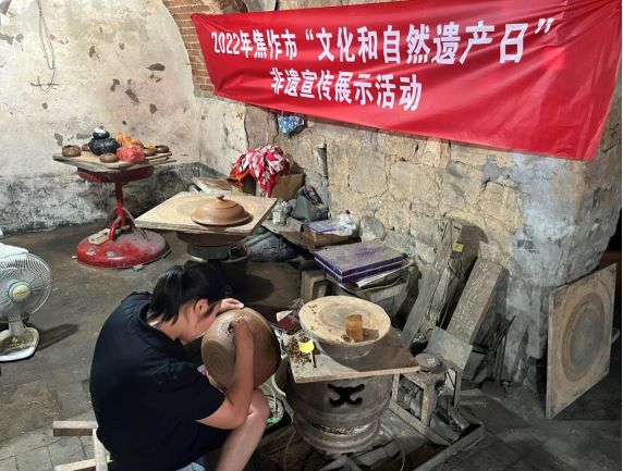 �����ں������d���ώ��W��̽�L����֮�l