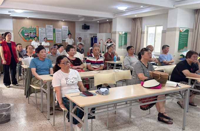 �ഺ���Ї�ʽ�F(xi��n)����ͦ�ߓ�(d��n)��(d��ng)���Ͼ�������W(xu��)�_չ�����ĳй�퍡���ɫӳ�³̡����}��(sh��)�`���