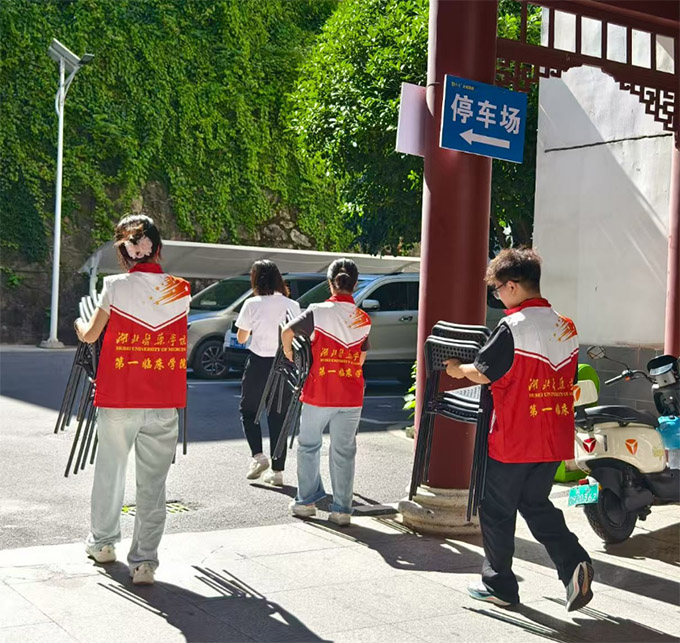 ���L�L�����ˣ�̽����������