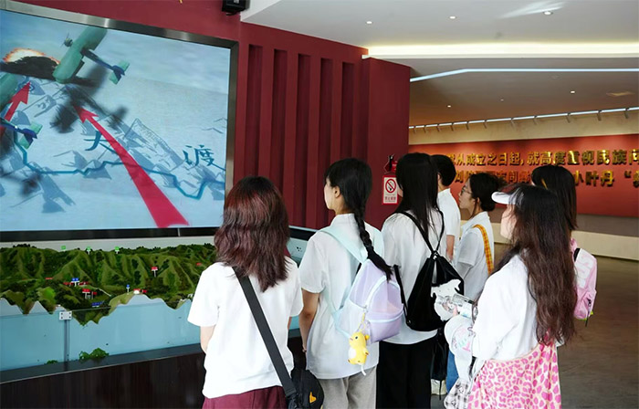 �ഺ���Eӡ��ɽ���ɴ�W(xu��)���ښvʷ�s���c�r���}���ЈԶ�����