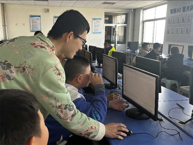 ��Ȥζ�����MУ�@��������M������С�W���cȼ������Ƽ�����