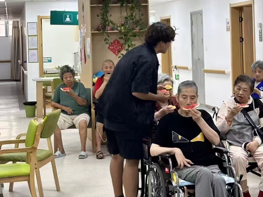 ���K�Ƽ���W(xu��)�܄�(d��ng)�W(xu��)Ժ�_չ����ůɣ�ܣ�־Ը��顱�������(hu��)��(sh��)�`�����ഺ��(d��n)��(d��ng)