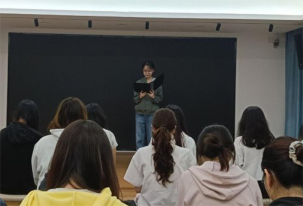 �F���L�ɣ��ҕ��b������ʹ���Zǰ��